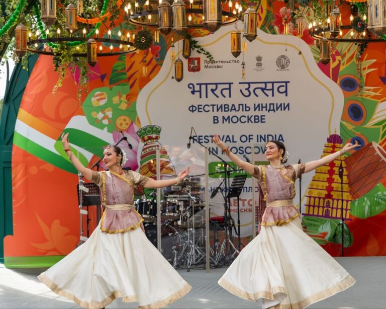 825 000 guests, more than 500 events, over 150 invited artists and craftsmen – the Festival of India, Bharat Utsav, has ended in Moscow